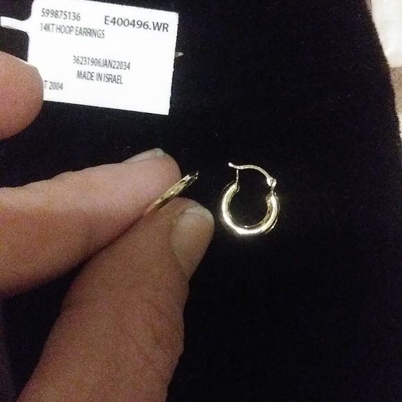 hold 14kt small gold hoops never wore - Picture 4 of 4